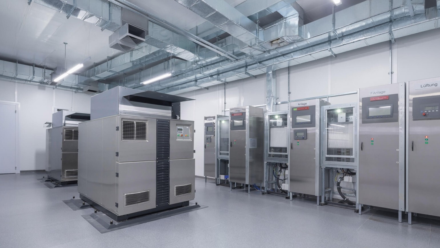 260217_CERTANIA_Biotec_AI_technical_building_services_room